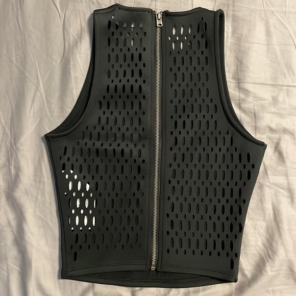 Neoprene black crop top - Picture 2 of 2